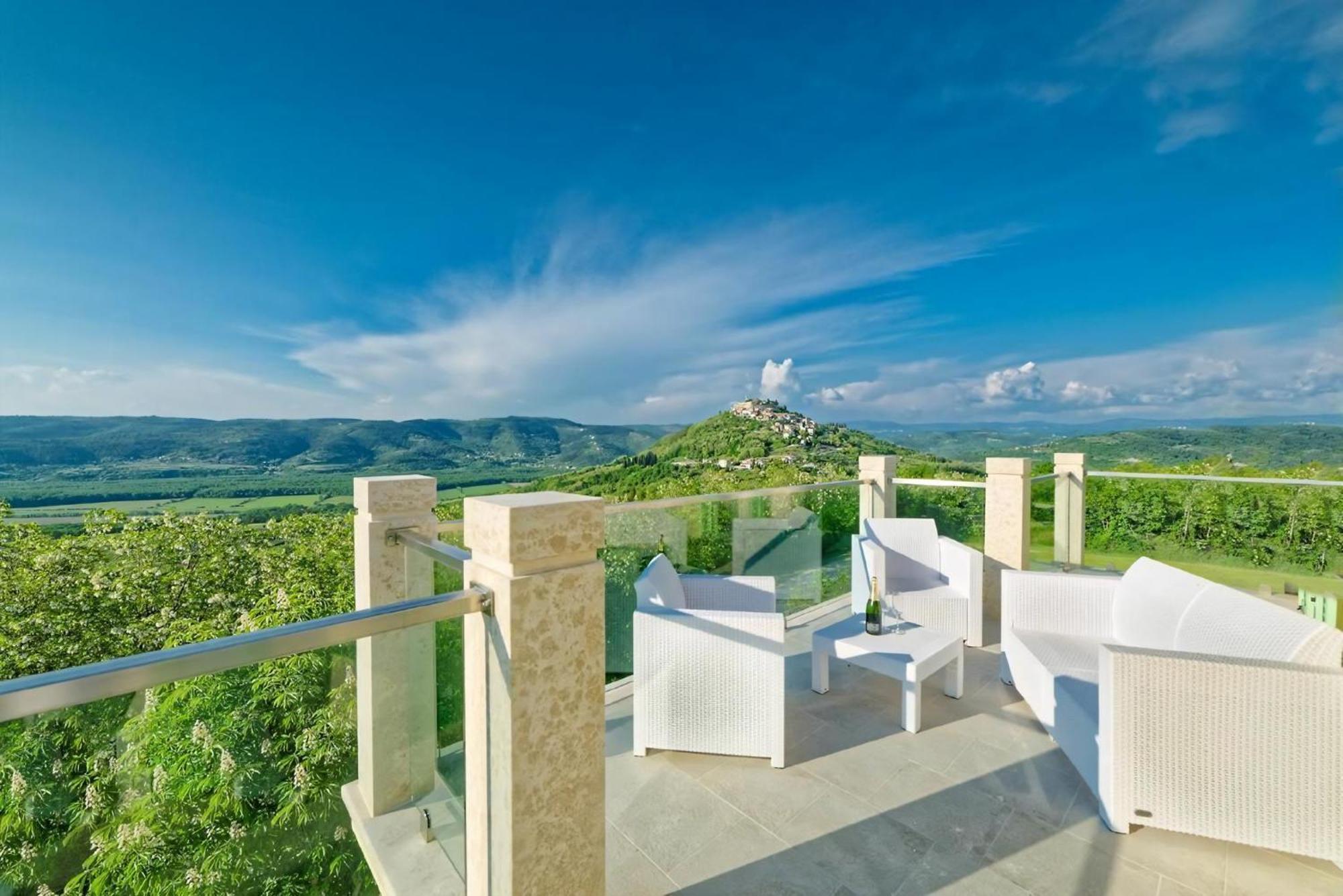 Villa Demetra Mit Infinity Pool Und Billiard Motovun Exterior foto