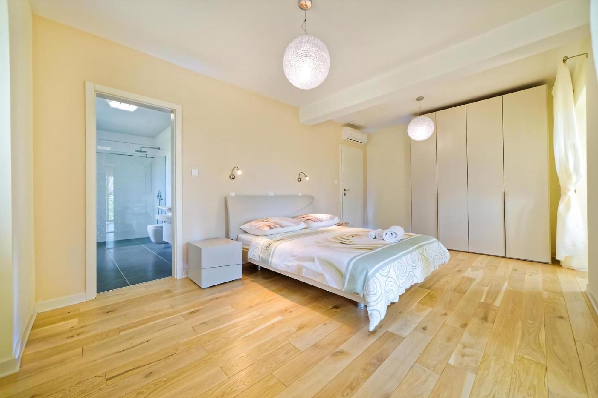Villa Demetra Mit Infinity Pool Und Billiard Motovun Exterior foto